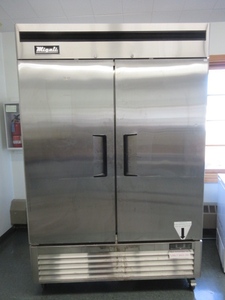 COMMERCIAL REACH IN COOLER