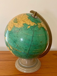 lot 82 image: Vintage Universal Terrestrial Globe