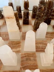 lot 89 image: Mexican Hand Carved Onyx Chess Set