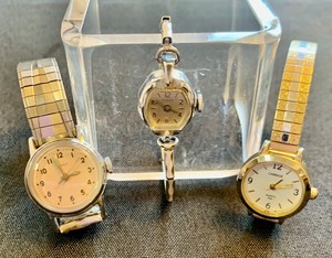lot 93 image: Collection of Vintage Womens Timex and Carriage Watches