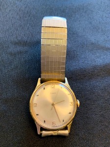 lot 94 image: Variety of Vintage Mens Watches Including Timex 40th Anniversary Easy Reader