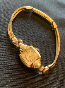 lot 95 image: Four Beautiful Womens Vintage Watches