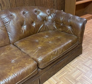 lot 1 image: Beautiful Brown Vintage Leather Sofa  Couch
