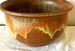 lot 32 image: Signed Pottery Bowl
