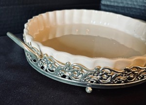 lot 50 image: Elegant Serving Dish