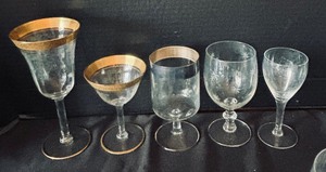 lot 54 image: Variety of Gorgeous Stemware