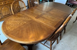 lot 13 image: Vintage Wooden Dining Room Table with Six Chairs
