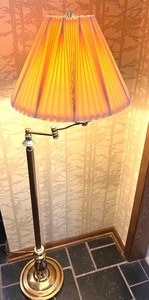 lot 64 image: Traditional Brass Floor Lamp