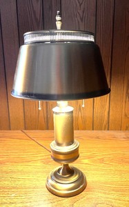 lot 67 image: Vintage Table Lamp