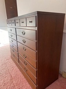 lot 21A image: Beautiful Vintage Chest of Drawers