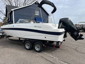 lot 15 image: 2021 SD 217 OB Deck Boat