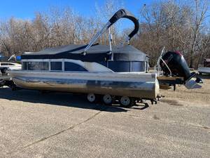 lot 20 image: 2020 Bennington 22 SSRCX Tri Toon