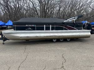 lot 6 image: 2021 Bennington 25 SSRCXP Tri Toon