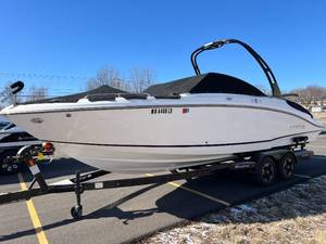lot 28 image: 2019 Bryant Potenza 27 - Cosmetic Fiberglass Damage