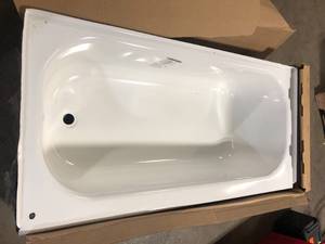 lot 18 image: Bootz Industries Maui 60 in. x 30 in. Soaking Bathtub with Left Drain in White Customer Returns See Pictures