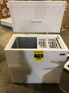 lot 42 image: Magic Chef 7.0 cu. ft. Chest Freezer in White  Customer Returns See Pictures