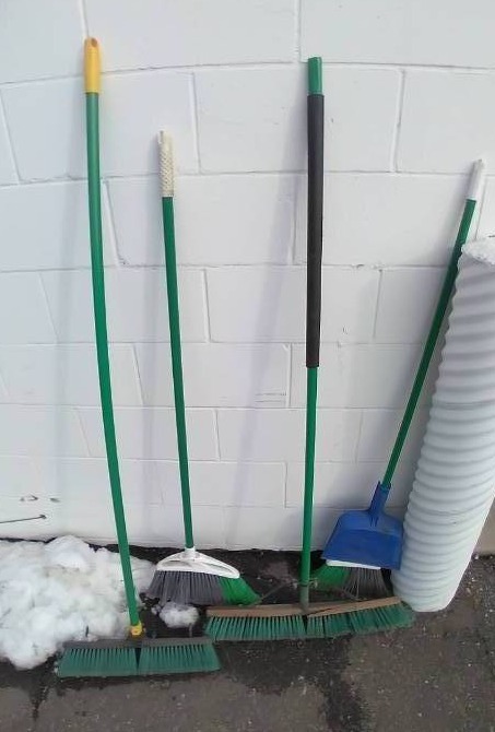 Various Shop Brooms (4)