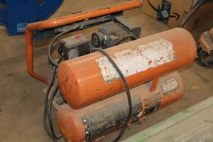 lot 621 image: Ridgid Air Compressor F45150A