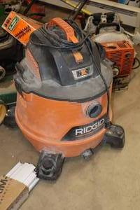 lot 630 image: Ridgid Household WetDry Shop Vacuum HD14000