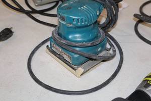 lot 650 image: Makita Finishing Sander B04510