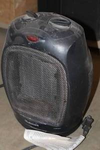 lot 681 image: Holmes 1500W Electric Heater HCH5265C-BU