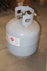 lot 689 image: Propane Tank (empty)