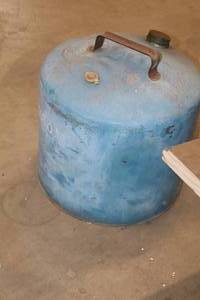 lot 690 image: 5-Gallon Metal Kerosene Fuel Can