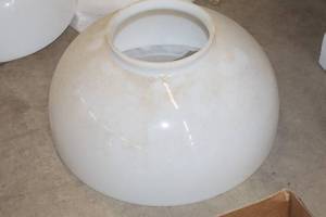 lot 720 image: Replacement Glass Shade