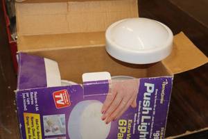 lot 725 image: Lot of (5) HomeCenter Push Lights