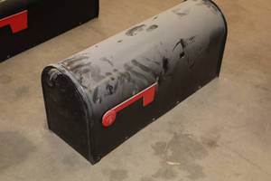 lot 729 image: Metal Mailbox 7x20x9