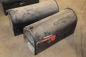lot 738 image: Lot of (2) Metal Mailbox 8x22x11
