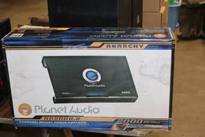lot 742 image: Planet Audio 2000 Watt Power Amplifier RC2000.2 (New)