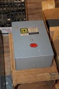 lot 750 image: Square D Company I-Line End Closure Box