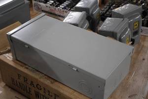lot 756 image: Crouse-Hinds 120240V 100A 2-Poles Circuit Breaker Enclosure (New)