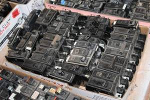 lot 763 image: Lot of (1 Box) Circuit Breakers