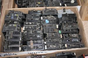 lot 767 image: Lot of (1 Box) Circuit Breakers