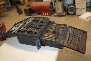 lot 817 image: Assorted Drill Bit Set 3-tier with Case
