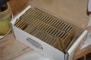 lot 836 image: Lot of (1 Box) 16GA 716 Crown 2 Leg Medium Crown Staples