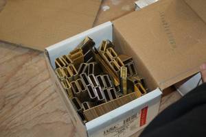 lot 838 image: Lot of (1 Box) 16GA 716 Crown 1 Leg Crown Staples