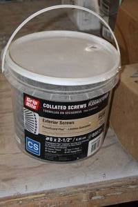 lot 843 image: Lot of (1 Pail) #8 2-12 Collated Exterior Screws