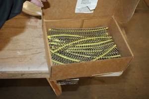 lot 844 image: Lot of (1 Box) QuikDrive #8 2 Square Head Collated Quick Load Strips