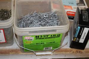 lot 855 image: Lot of (1 Pail) Grip Rite 2-12 8D  Exterior Galvanized Box Nails