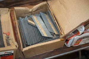 lot 861 image: Lot of (1 Box) Paslode 2-38 Smooth Shank Nails