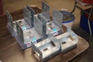 lot 874 image: Lot of (6) Simpson Strong-Tie Adjustable Post Bases ABU66Z 6x6