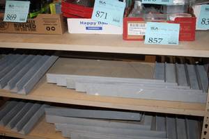 lot 886 image: Lot of (12) Metal Support Brackets