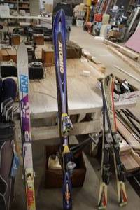 lot 891 image: Lot of (1 Pair) Atomic Megacarv 5.24 X Snow Skis