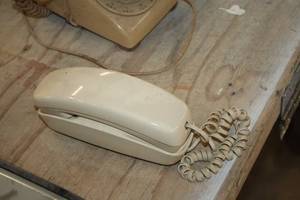 lot 895 image: Vintage Princess Style Telephone