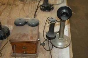 lot 900 image: Vintage Telephone