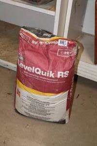 lot 991 image: Lot of (1) LevelQuik RS 50-lbs Self-Leveling Underlayment