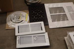 lot 1031 image: (5) Assorted Vent Covers, (1) 6 Round Damper